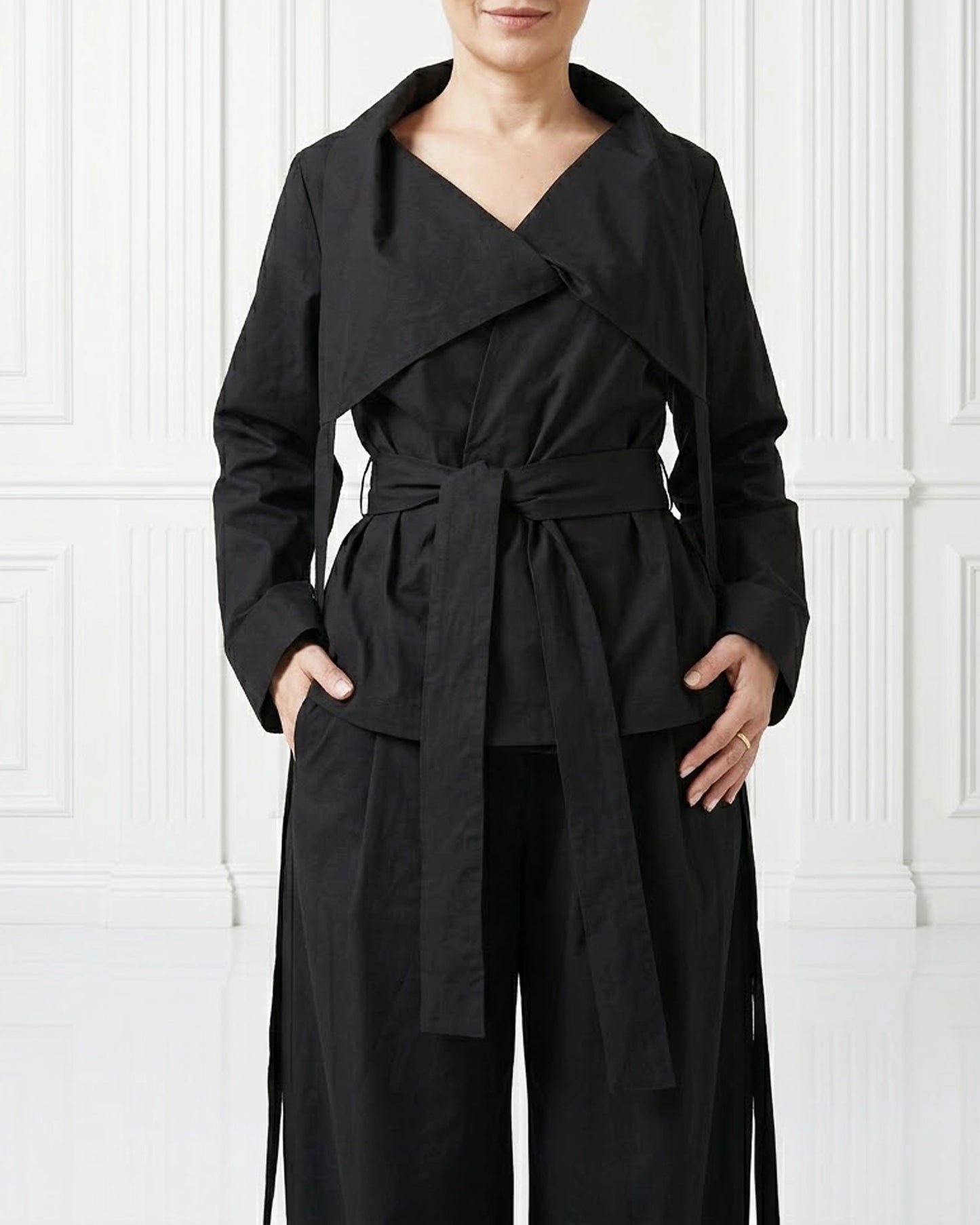 Burcu Aslan TOTAL OUTFIT BLACK, COTTON SET WITH FUNCTIONAL COLLAR (2-PIECE PANTS/SHIRT SET)