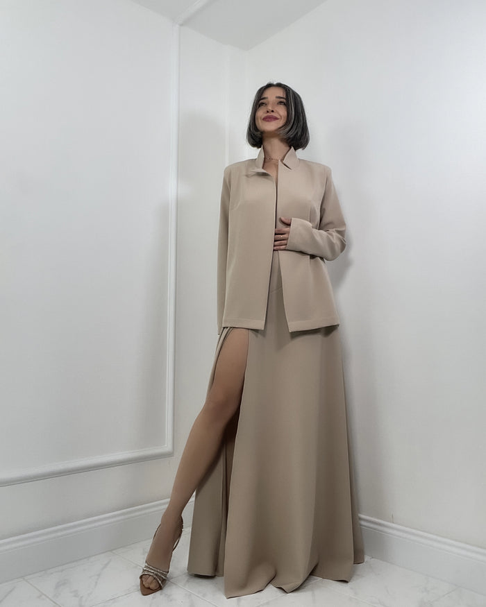 Burcu Aslan TOTAL OUTFIT CASI LOOK (JACKET + SKIRT)