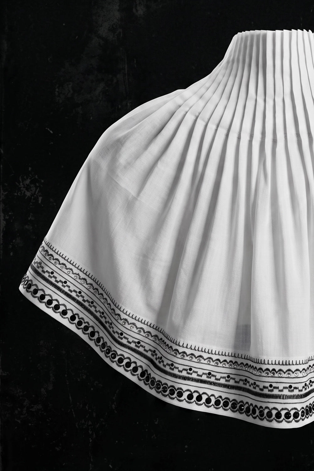 HOTA HIGH NECK CRYSTAL BLACK EMBROIDERED WHITE CAPE