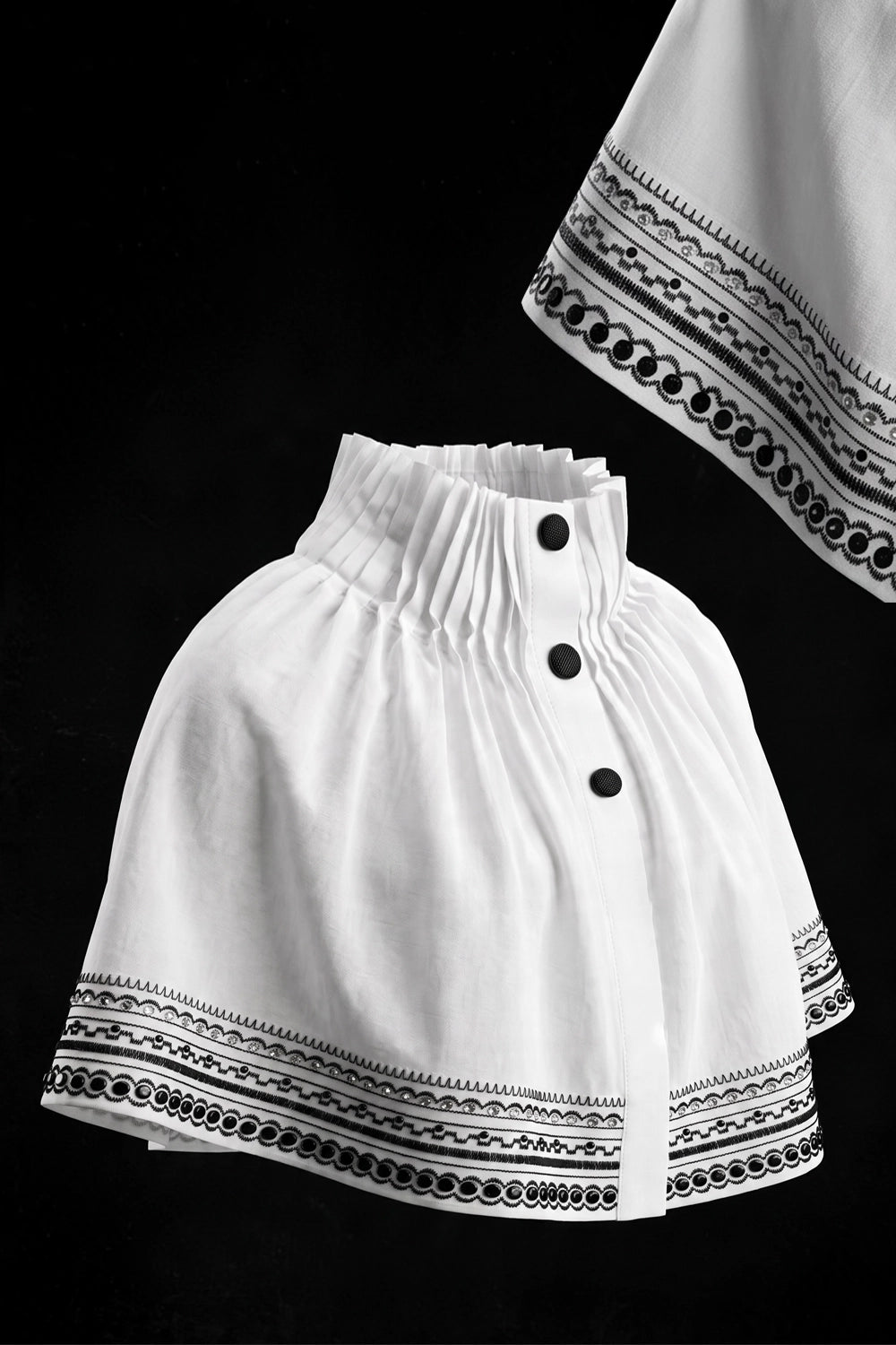 HOTA HIGH NECK CRYSTAL BLACK EMBROIDERED WHITE CAPE