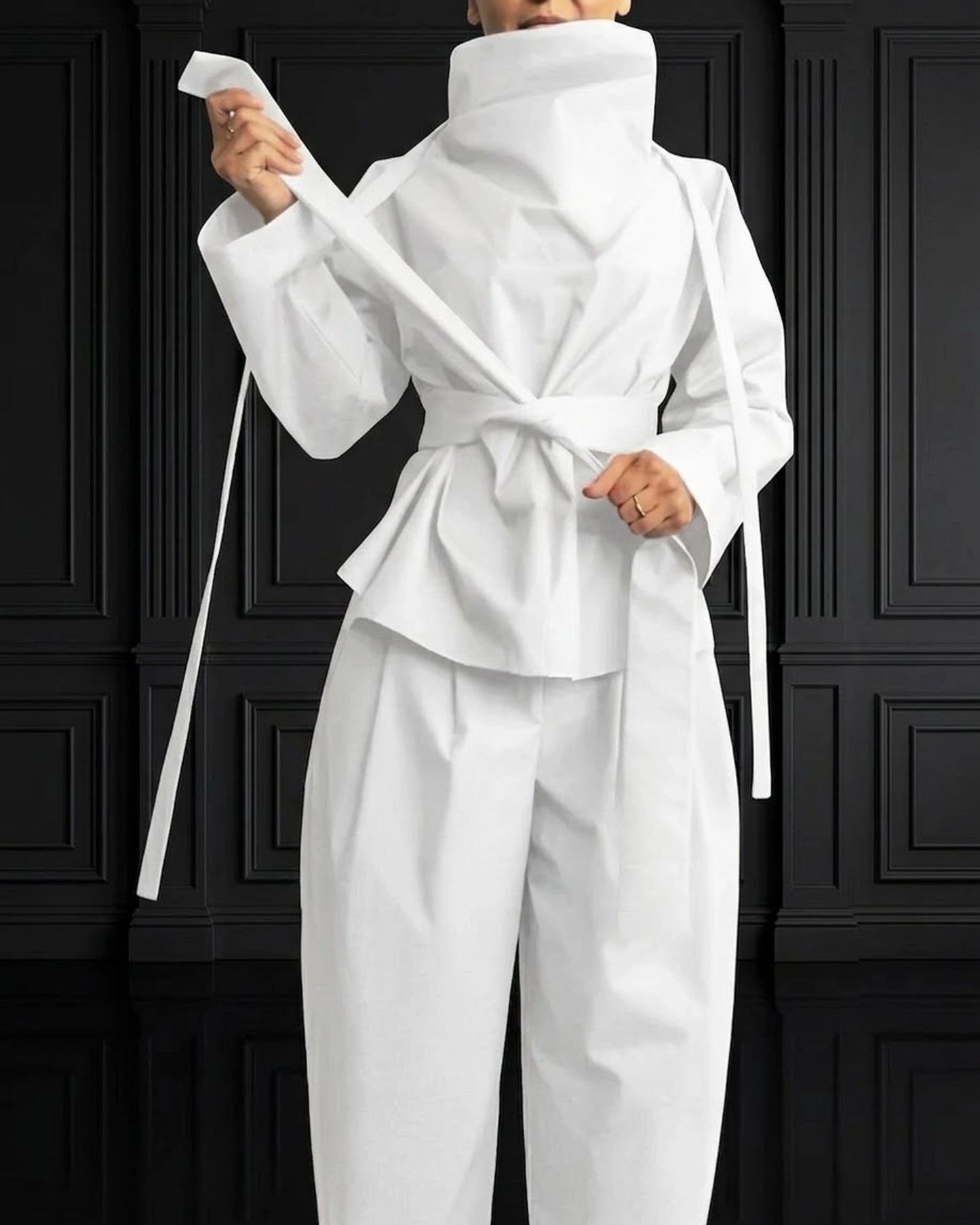 Burcu Aslan TOTAL OUTFIT WHITE, COTTON SET WITH FUNCTIONAL COLLAR (2-PIECE PANTS/SHIRT SET)
